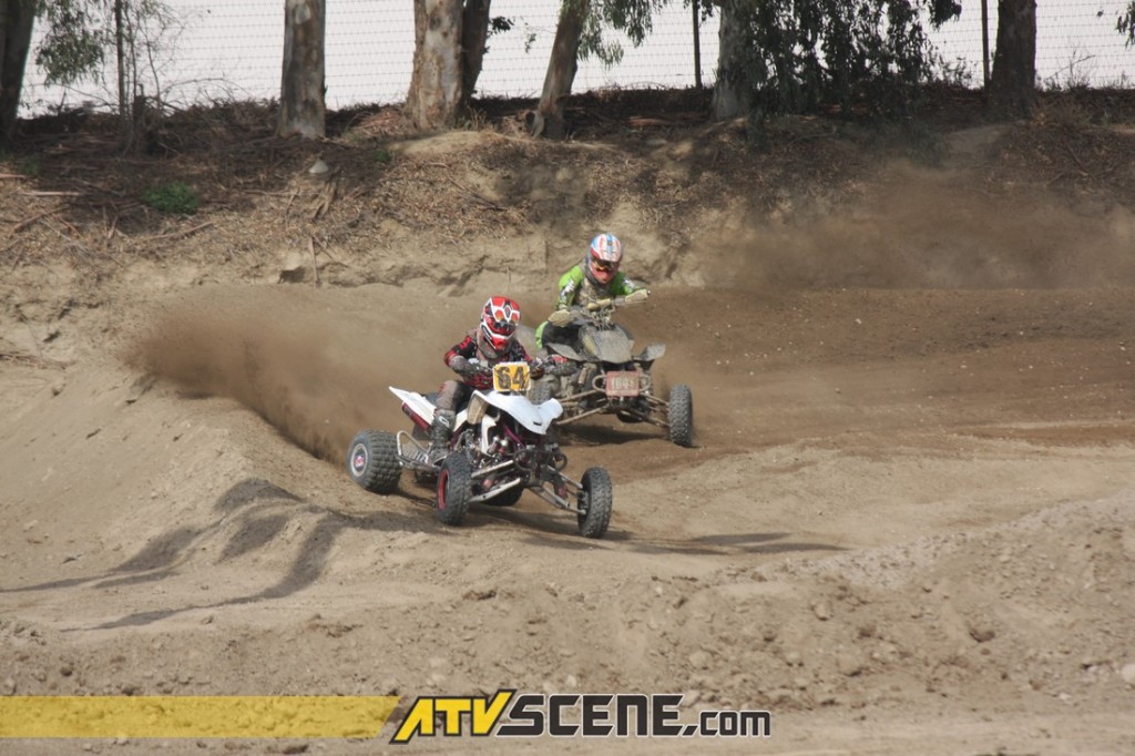 Wayne Anderson out of AZ makes the long trek for a great series. Wayne races 2 classes and is doing very well. Here he is in the 450 Open Class with his Mod YZ250F ATV, against Jerry Maldonado