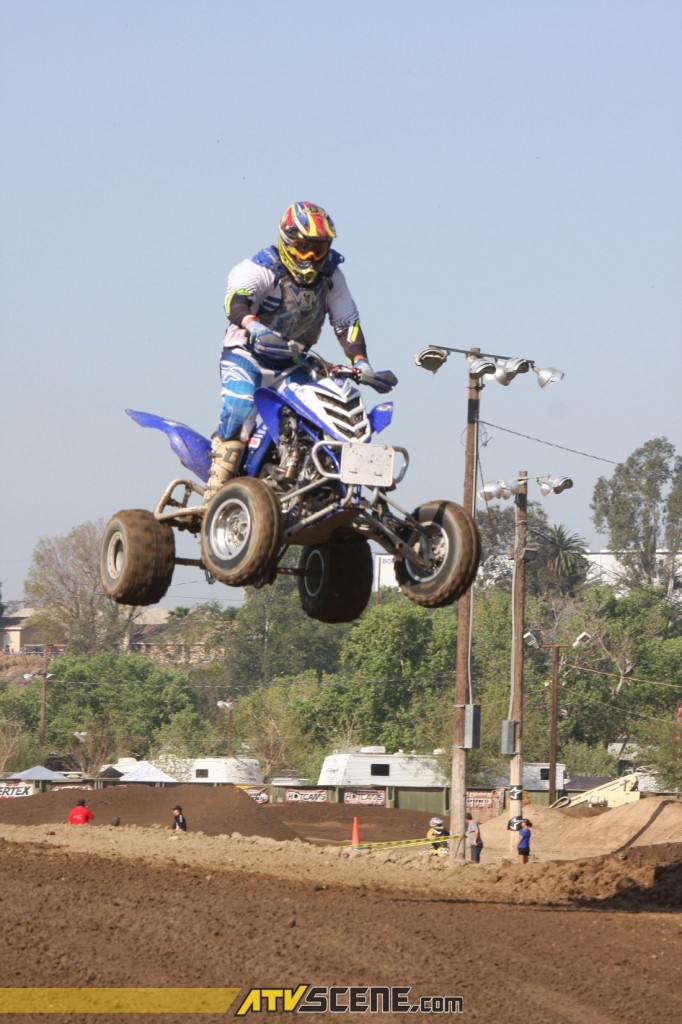 Darrel Patton looking good aboard his Raptor 700, Darrel took home a Holeshot award presented by PEP racing suspension.