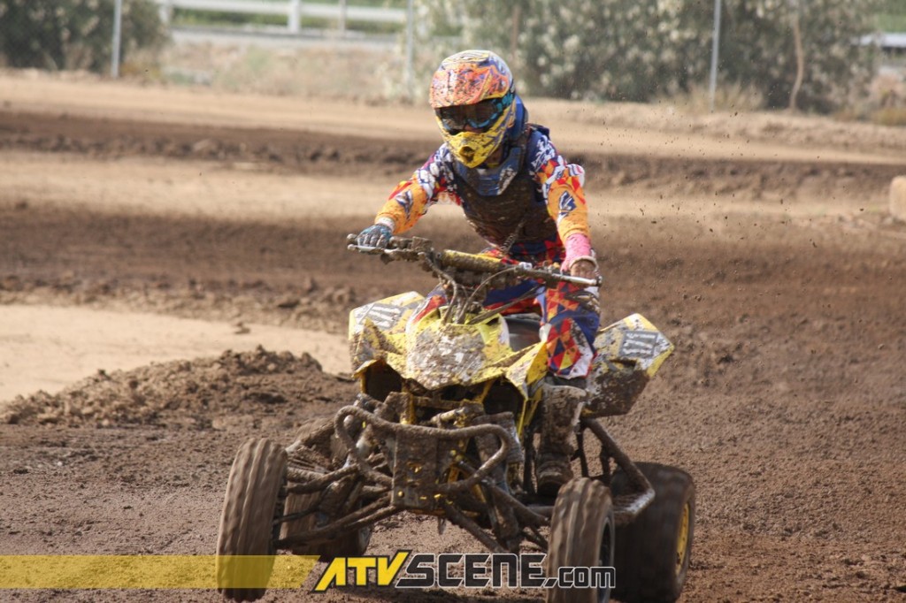 If you look closely at this picture you will see Justin Luna with a cast on his left arm. Not even a cast can stop this kid from putting down some crazy fast laps. Justin led quite a few laps in the 450 Novice class.